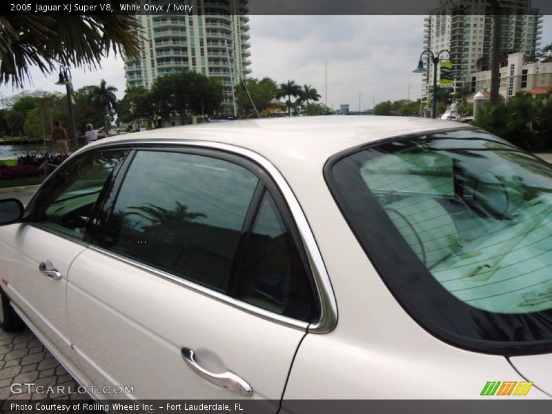 White Onyx / Ivory 2005 Jaguar XJ Super V8