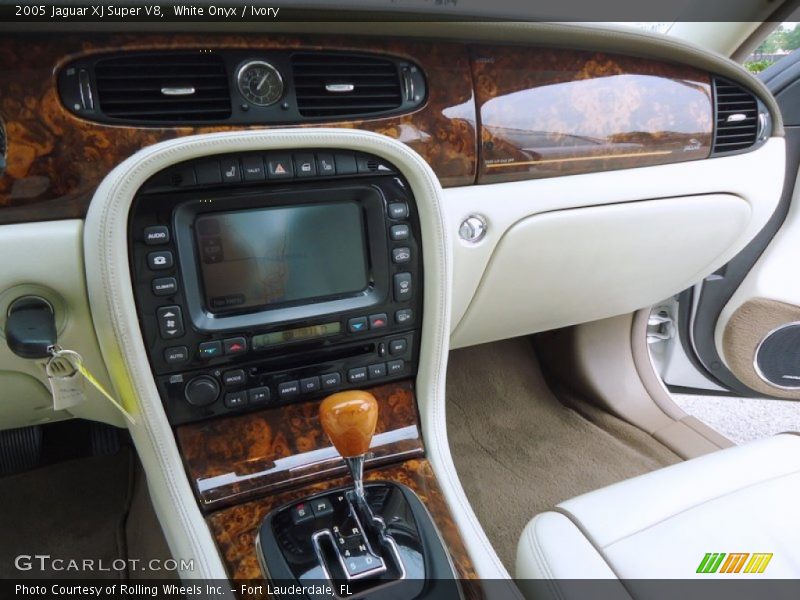Dashboard of 2005 XJ Super V8