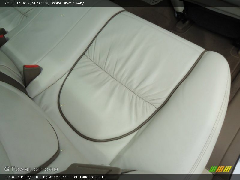 White Onyx / Ivory 2005 Jaguar XJ Super V8