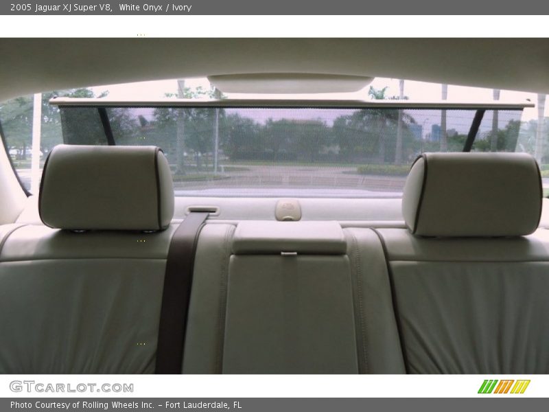 White Onyx / Ivory 2005 Jaguar XJ Super V8