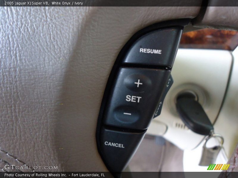 Controls of 2005 XJ Super V8