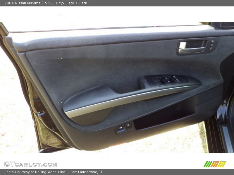 Onyx Black / Black 2004 Nissan Maxima 3.5 SE