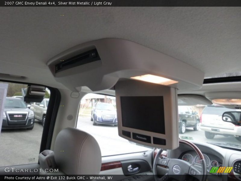 Entertainment System of 2007 Envoy Denali 4x4