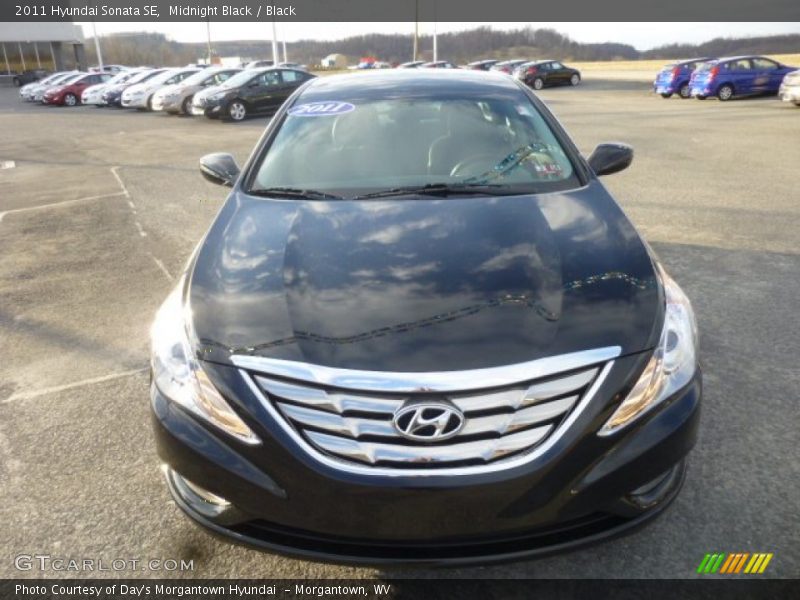 Midnight Black / Black 2011 Hyundai Sonata SE