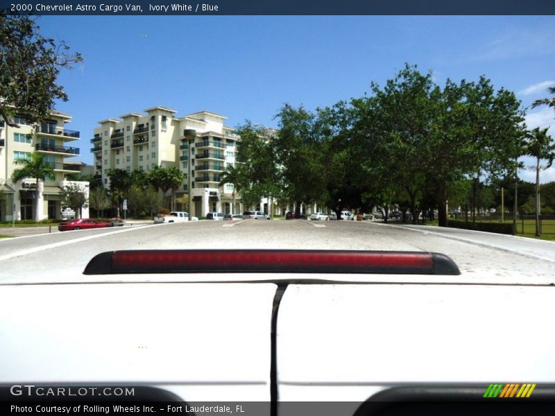 Ivory White / Blue 2000 Chevrolet Astro Cargo Van