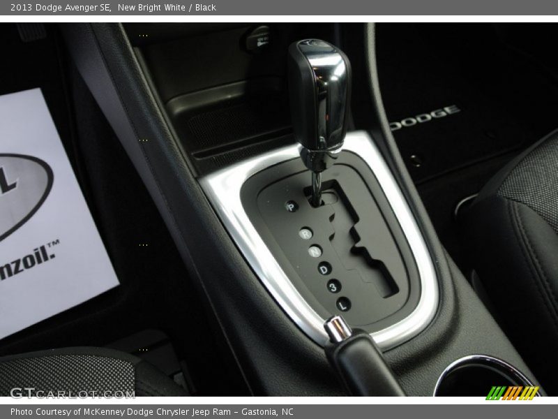 New Bright White / Black 2013 Dodge Avenger SE