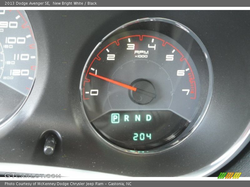 New Bright White / Black 2013 Dodge Avenger SE