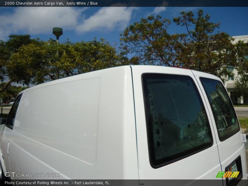 Ivory White / Blue 2000 Chevrolet Astro Cargo Van