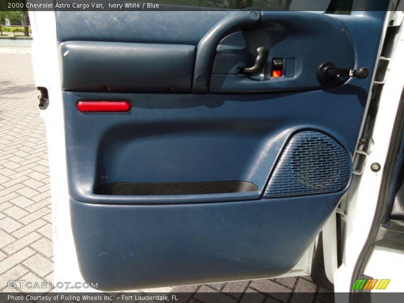 Ivory White / Blue 2000 Chevrolet Astro Cargo Van