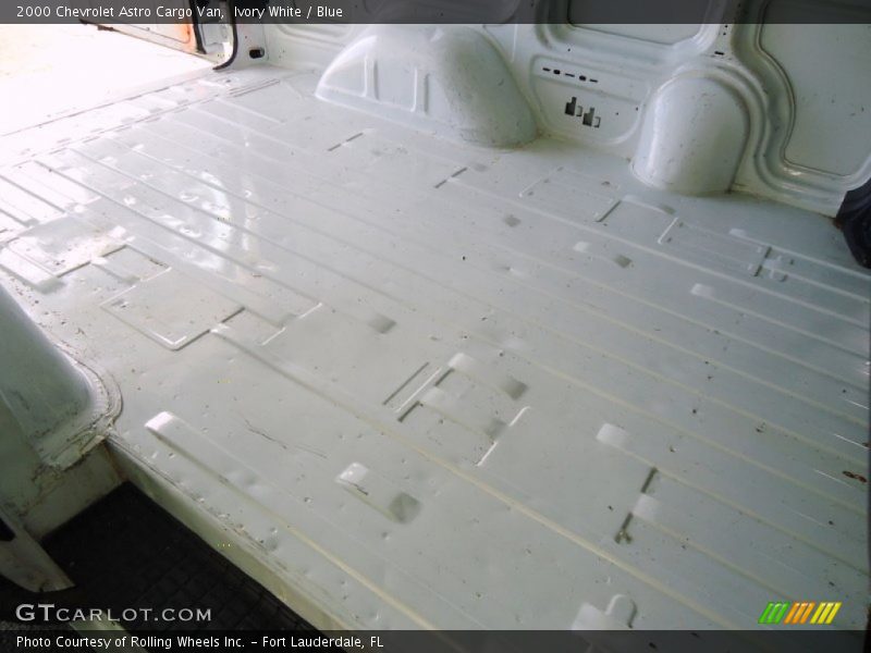 Ivory White / Blue 2000 Chevrolet Astro Cargo Van