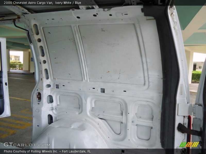 Ivory White / Blue 2000 Chevrolet Astro Cargo Van