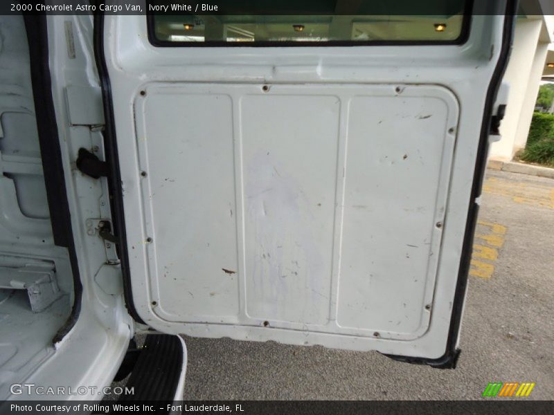 Ivory White / Blue 2000 Chevrolet Astro Cargo Van