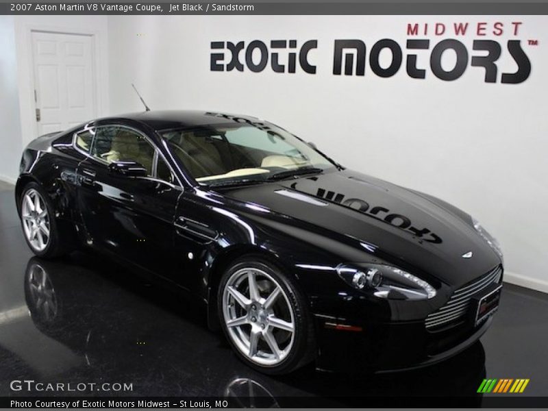 Front 3/4 View of 2007 V8 Vantage Coupe