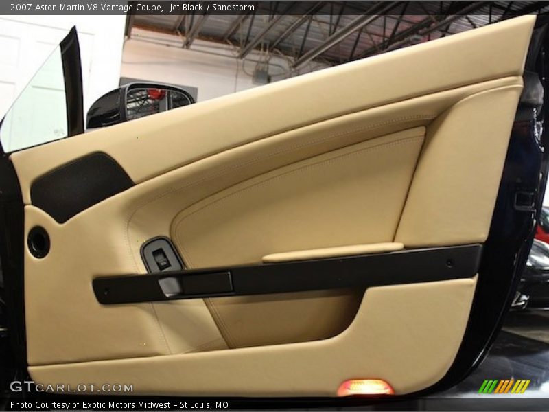 Door Panel of 2007 V8 Vantage Coupe