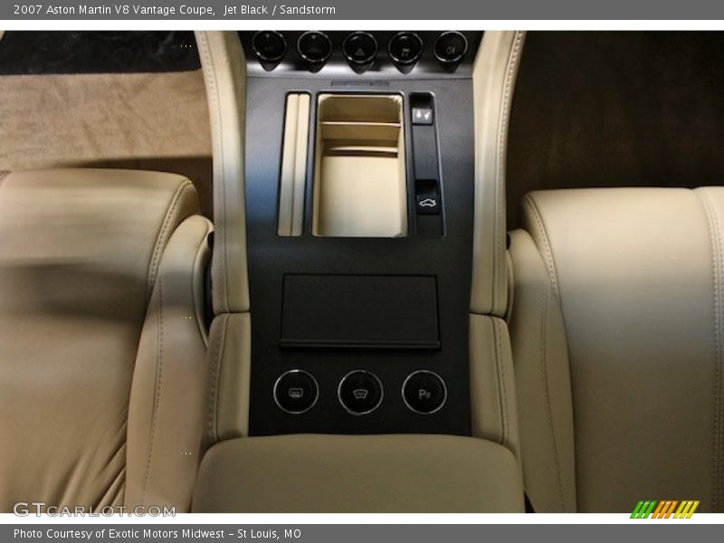 Jet Black / Sandstorm 2007 Aston Martin V8 Vantage Coupe