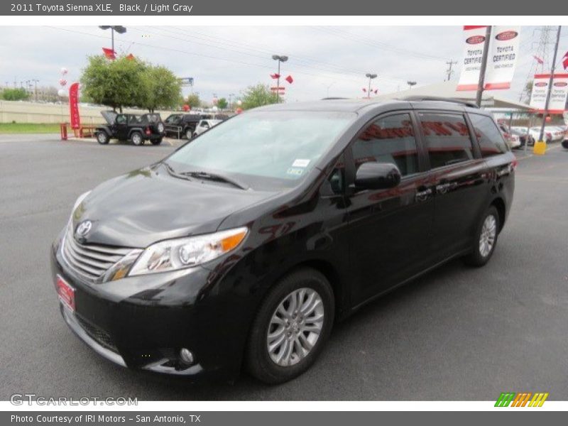 Black / Light Gray 2011 Toyota Sienna XLE