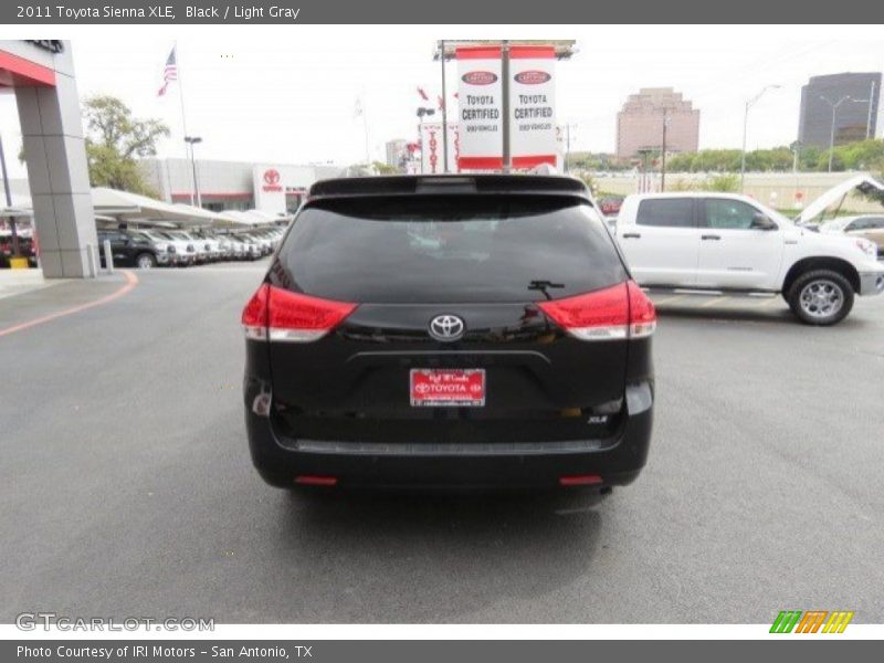 Black / Light Gray 2011 Toyota Sienna XLE