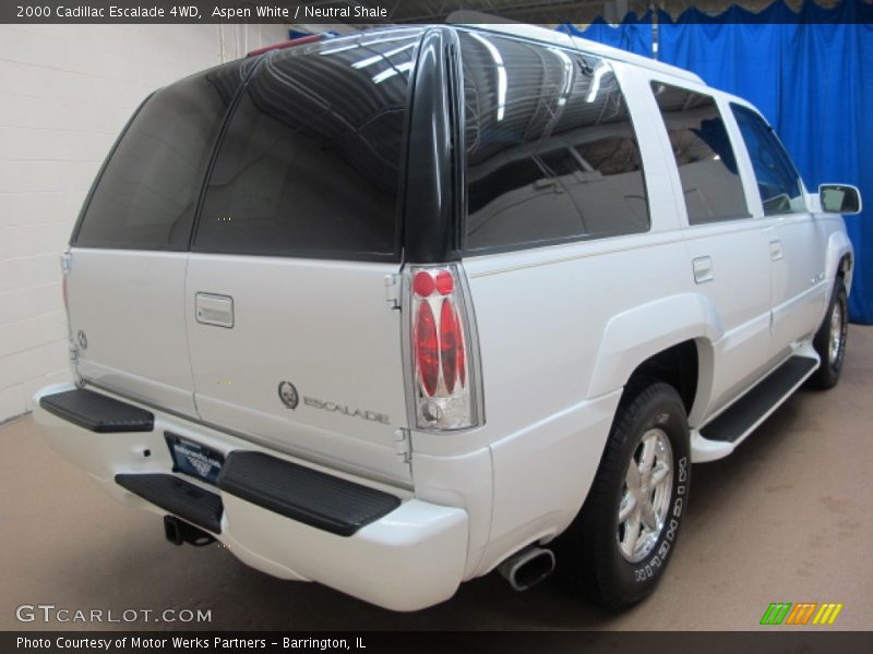 Aspen White / Neutral Shale 2000 Cadillac Escalade 4WD