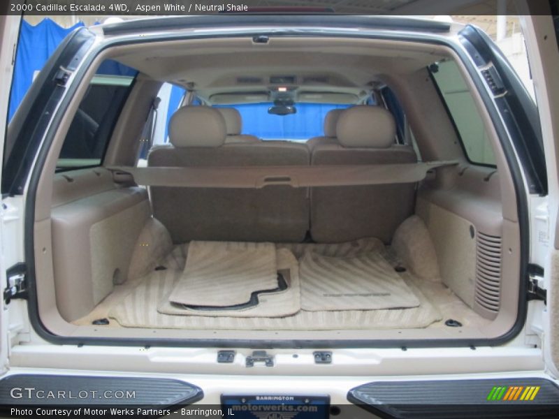 Aspen White / Neutral Shale 2000 Cadillac Escalade 4WD