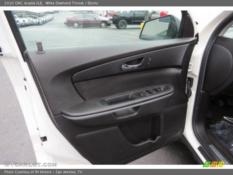 White Diamond Tricoat / Ebony 2010 GMC Acadia SLE