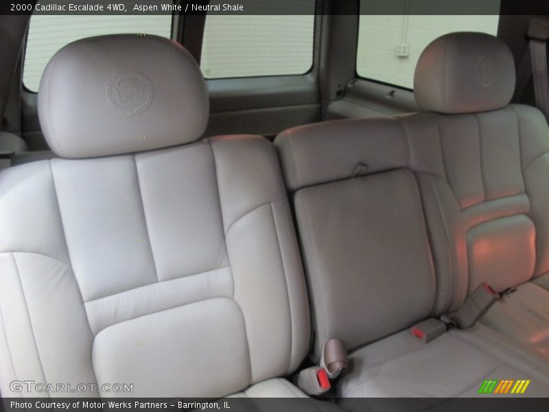 Aspen White / Neutral Shale 2000 Cadillac Escalade 4WD