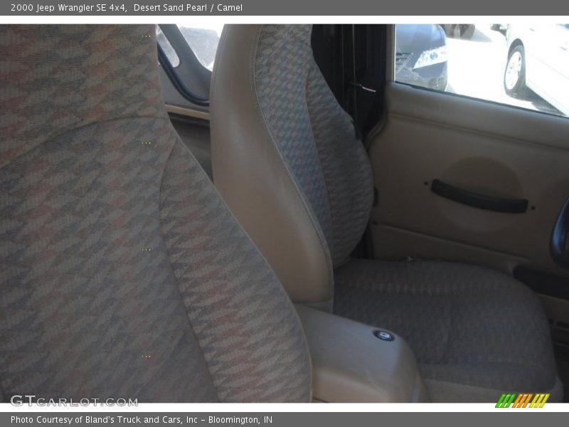 Desert Sand Pearl / Camel 2000 Jeep Wrangler SE 4x4