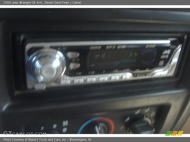 Desert Sand Pearl / Camel 2000 Jeep Wrangler SE 4x4