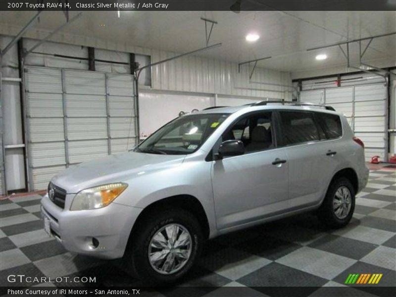 Front 3/4 View of 2007 RAV4 I4