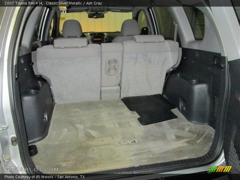  2007 RAV4 I4 Trunk