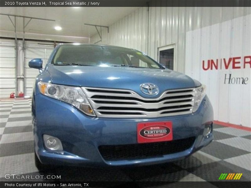 Tropical Sea Metallic / Ivory 2010 Toyota Venza I4