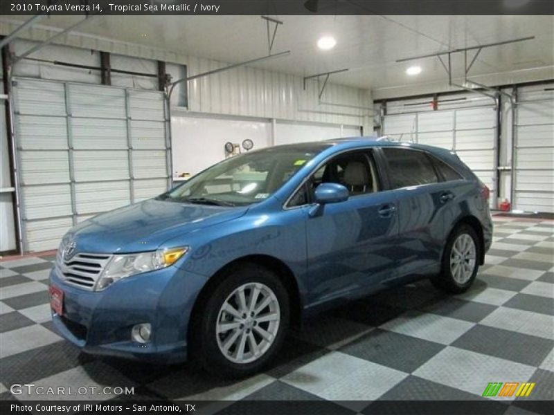 Tropical Sea Metallic / Ivory 2010 Toyota Venza I4