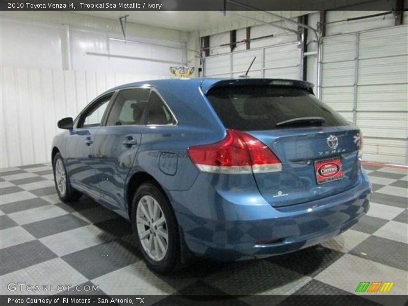 Tropical Sea Metallic / Ivory 2010 Toyota Venza I4