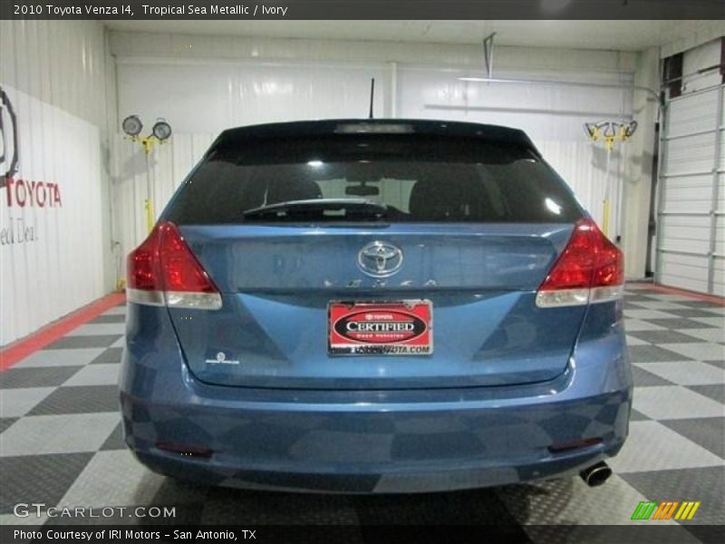 Tropical Sea Metallic / Ivory 2010 Toyota Venza I4
