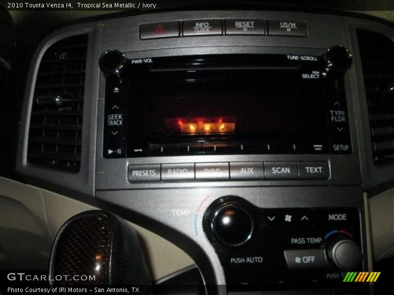 Tropical Sea Metallic / Ivory 2010 Toyota Venza I4