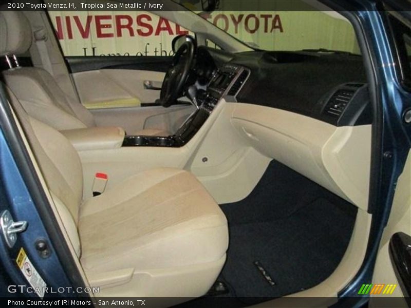 Tropical Sea Metallic / Ivory 2010 Toyota Venza I4