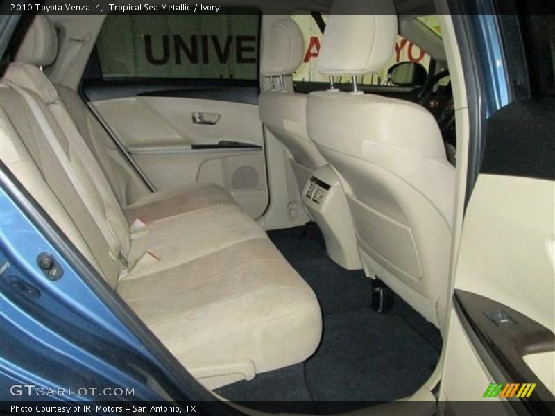 Tropical Sea Metallic / Ivory 2010 Toyota Venza I4