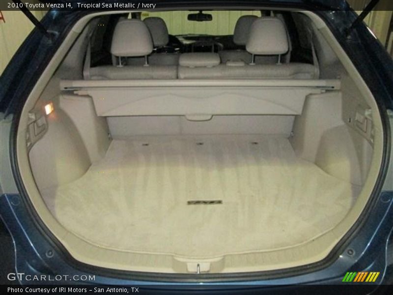 Tropical Sea Metallic / Ivory 2010 Toyota Venza I4