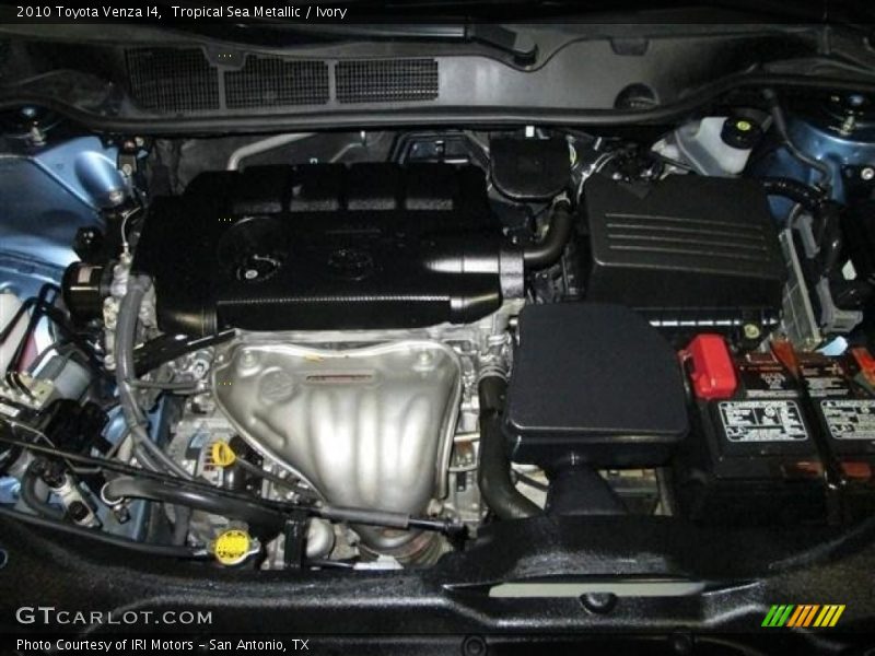 Tropical Sea Metallic / Ivory 2010 Toyota Venza I4