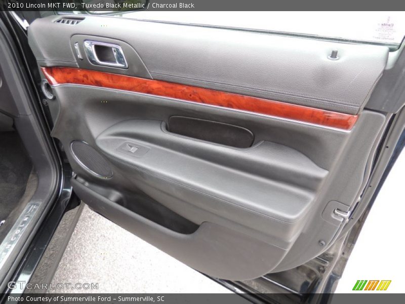 Tuxedo Black Metallic / Charcoal Black 2010 Lincoln MKT FWD