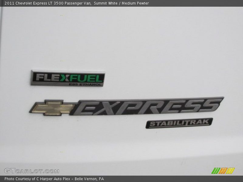 Summit White / Medium Pewter 2011 Chevrolet Express LT 3500 Passenger Van