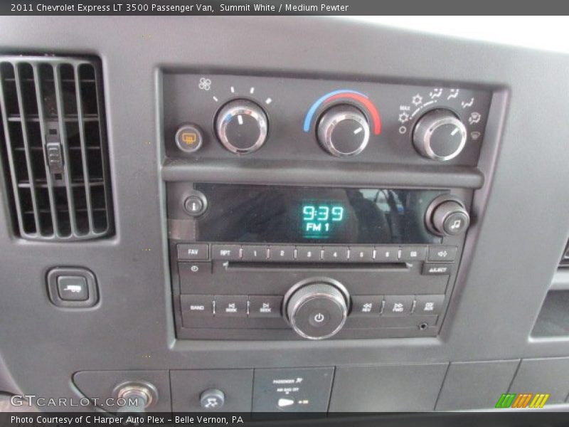 Summit White / Medium Pewter 2011 Chevrolet Express LT 3500 Passenger Van