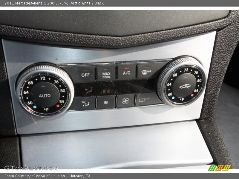 Arctic White / Black 2011 Mercedes-Benz C 300 Luxury
