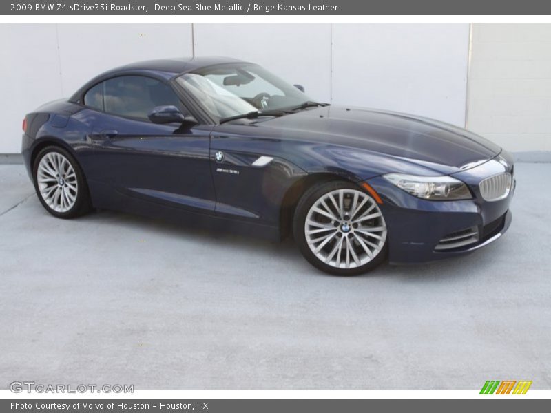 Front 3/4 View of 2009 Z4 sDrive35i Roadster