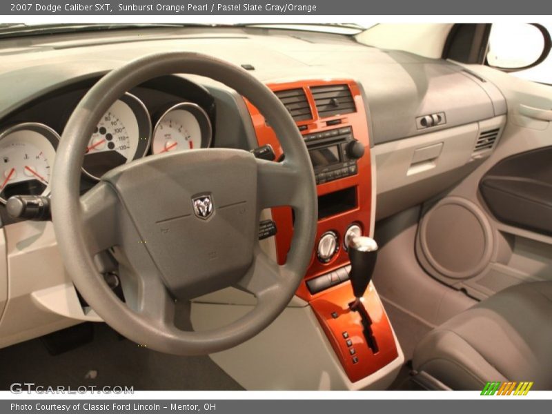 Dashboard of 2007 Caliber SXT