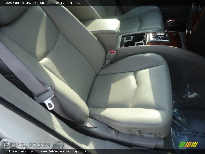 White Diamond / Light Gray 2006 Cadillac SRX V6