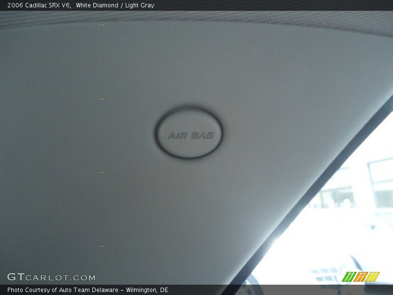 White Diamond / Light Gray 2006 Cadillac SRX V6