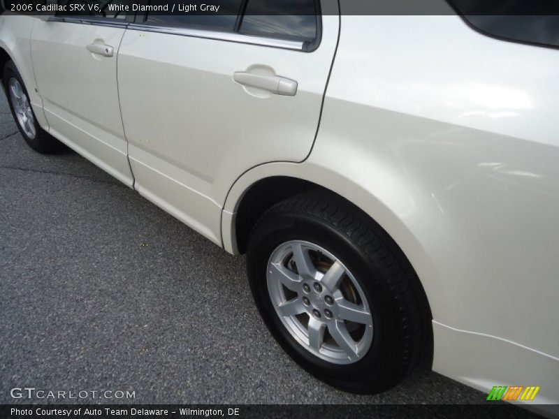 White Diamond / Light Gray 2006 Cadillac SRX V6