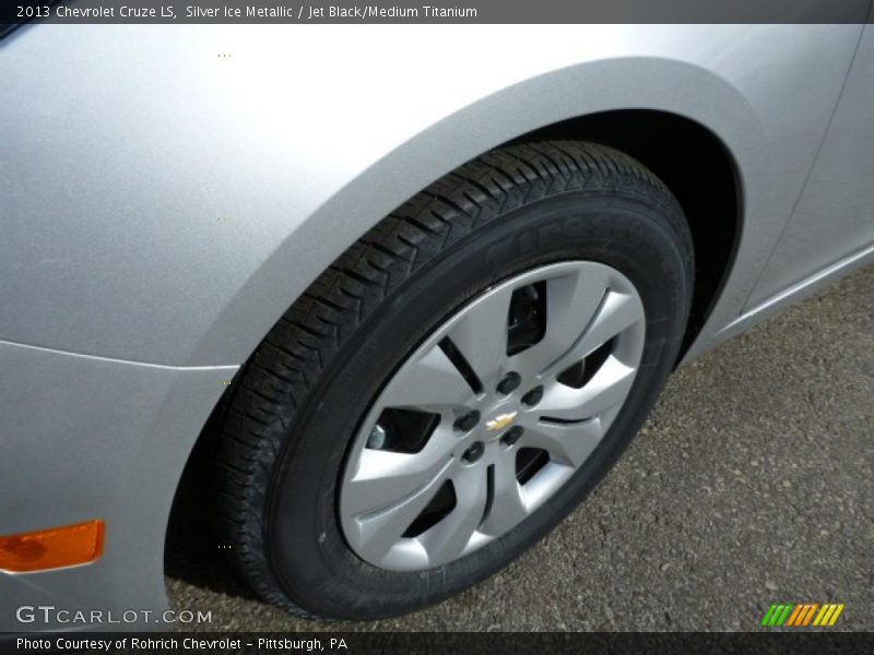 Silver Ice Metallic / Jet Black/Medium Titanium 2013 Chevrolet Cruze LS