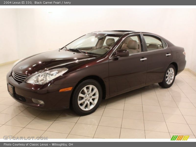 Front 3/4 View of 2004 ES 330