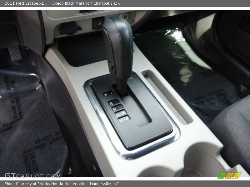 Tuxedo Black Metallic / Charcoal Black 2011 Ford Escape XLT